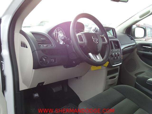 Dodge Grand Caravan 2017 photo 11